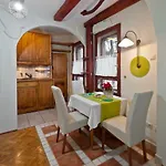 Green Apartment